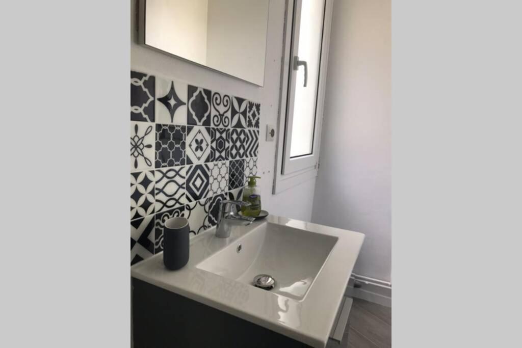 Ocean - Joli Appt Avec Terrasse -t2 300m Apartment